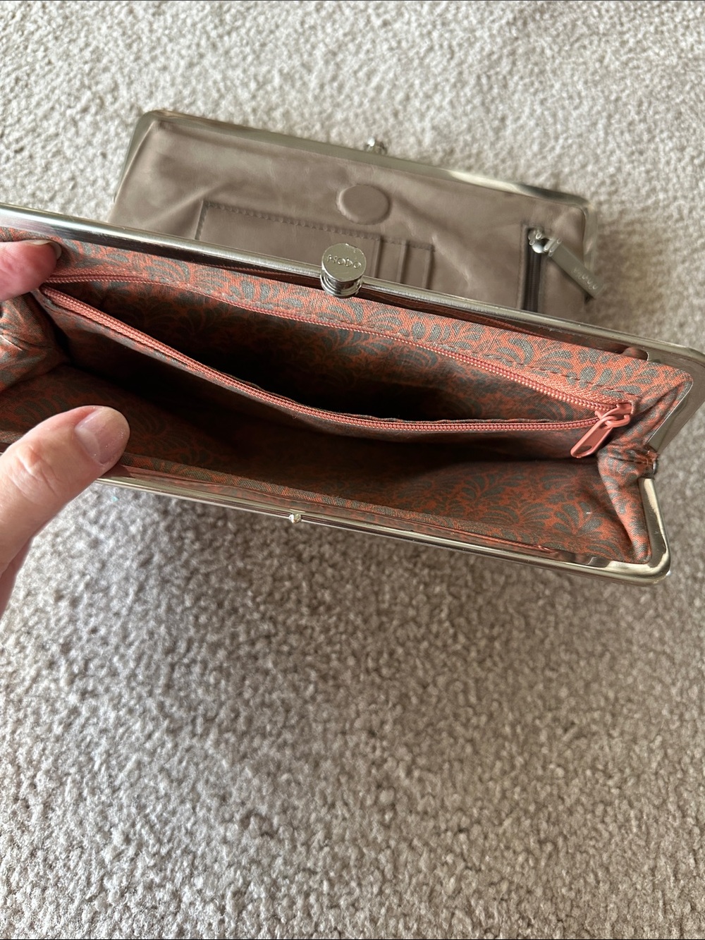 Hobo Lauren clutch wallet. - Picture 9 of 16